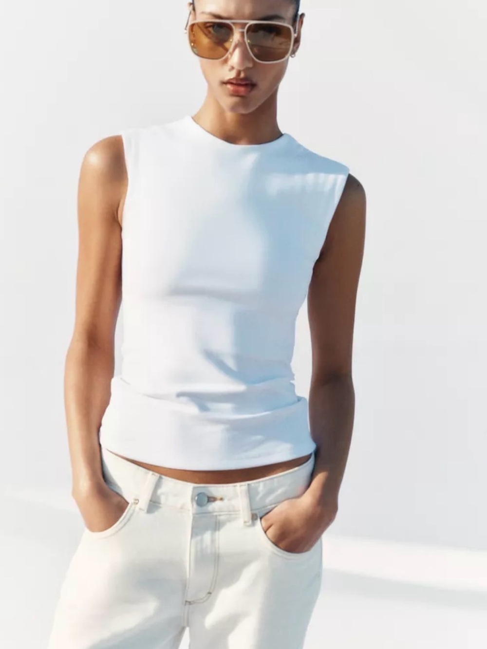 Zara Sleeveless White Crewneck Tank Top - Small